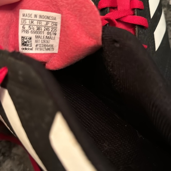 Adidas soccer cleats Like New 6 - Picture 6 of 9